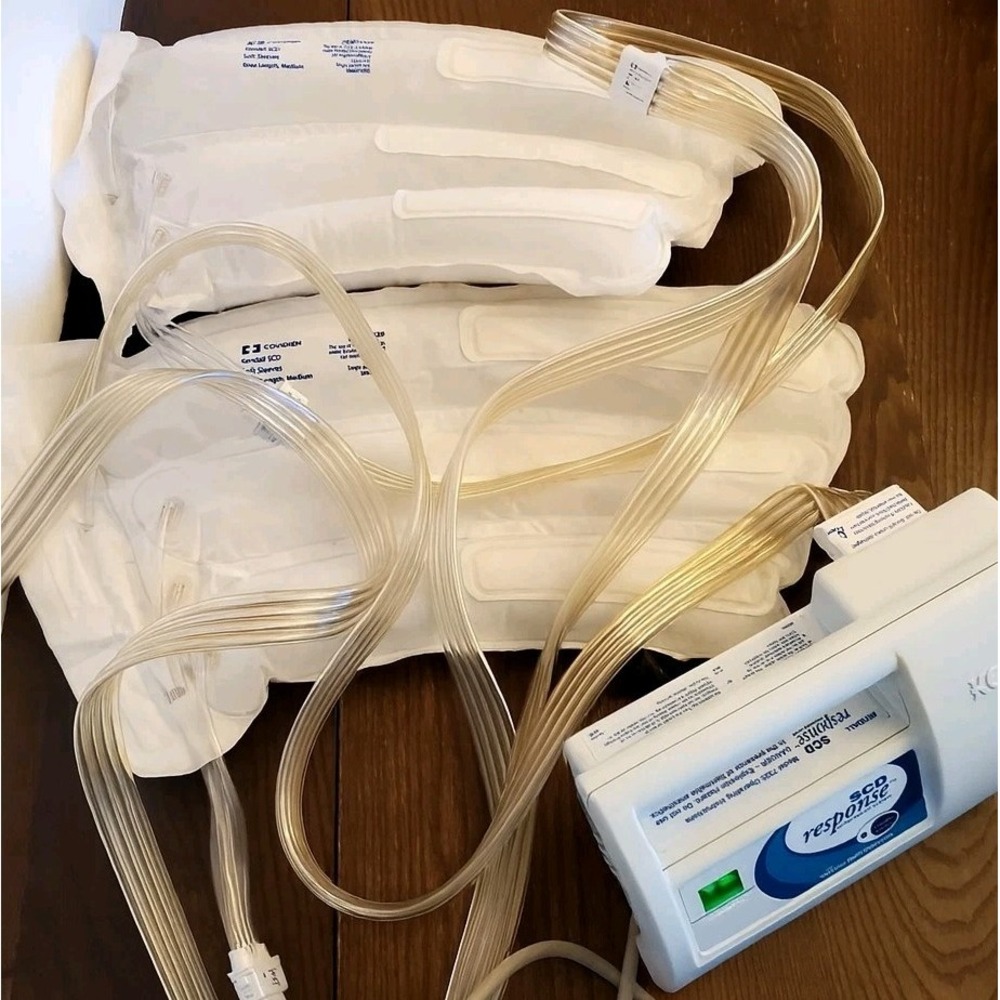 Kendall SCD Response Compression System Set w/2 Sleeves & Tubing  Tested -Works